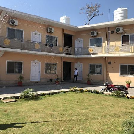 Hotel Islamabad Crown Rawalpindi Exterior foto